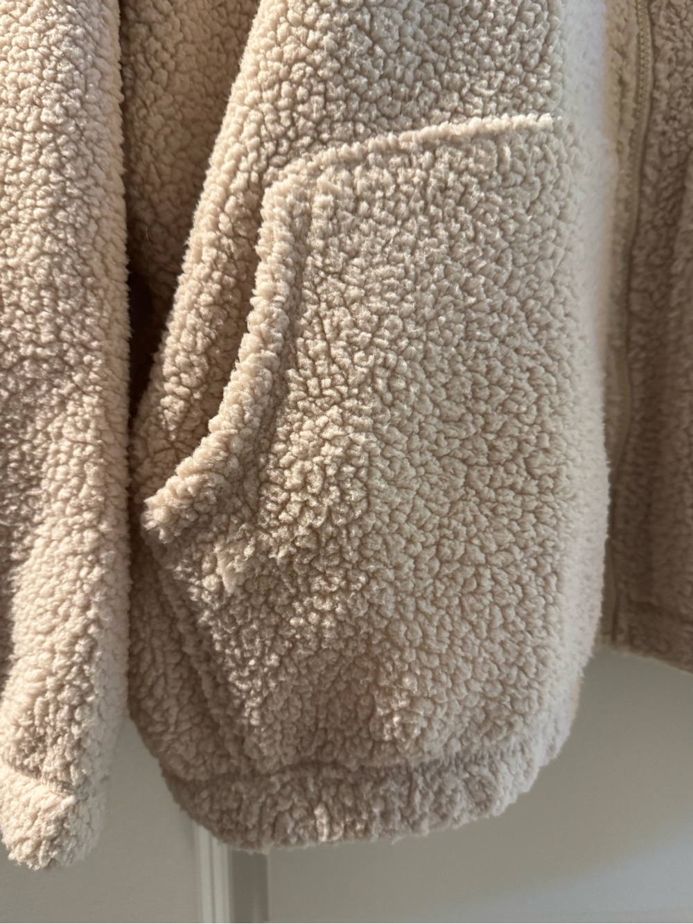 Old Navy Cream Sherpa Zip-Up Jacket - Picture 2 of 5